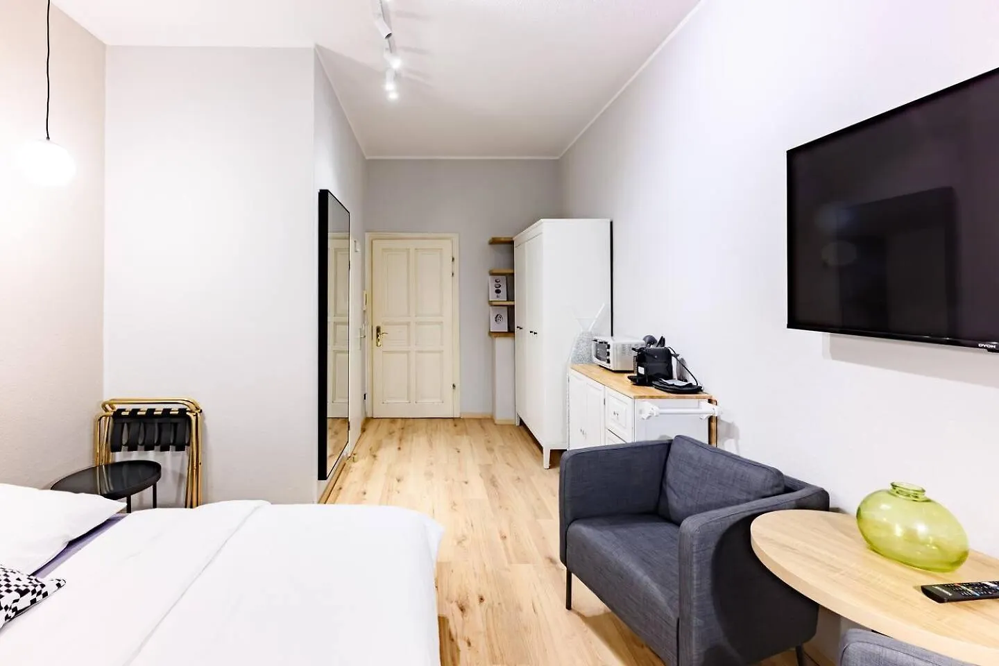 Ground-Floor Studio For 2 People Near Mauer Park Berlin